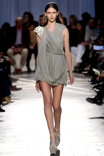 Look 27